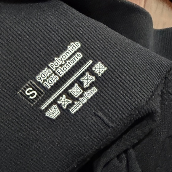 Women's Pink and Black Sports Bras and leggings - Picture 7 of 7